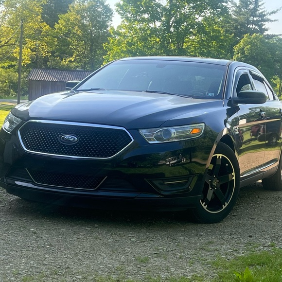 Meet your Posher, Andrea - Picture 2 of 4